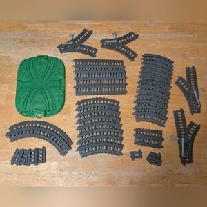 Thomas & Friends™ TrackMaster™ Railway Builder Bucket Lid and Track Pieces